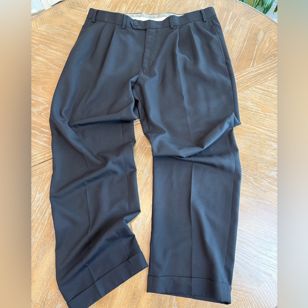 Lauren Ralph Lauren Men's pleated classic  Dress Pants